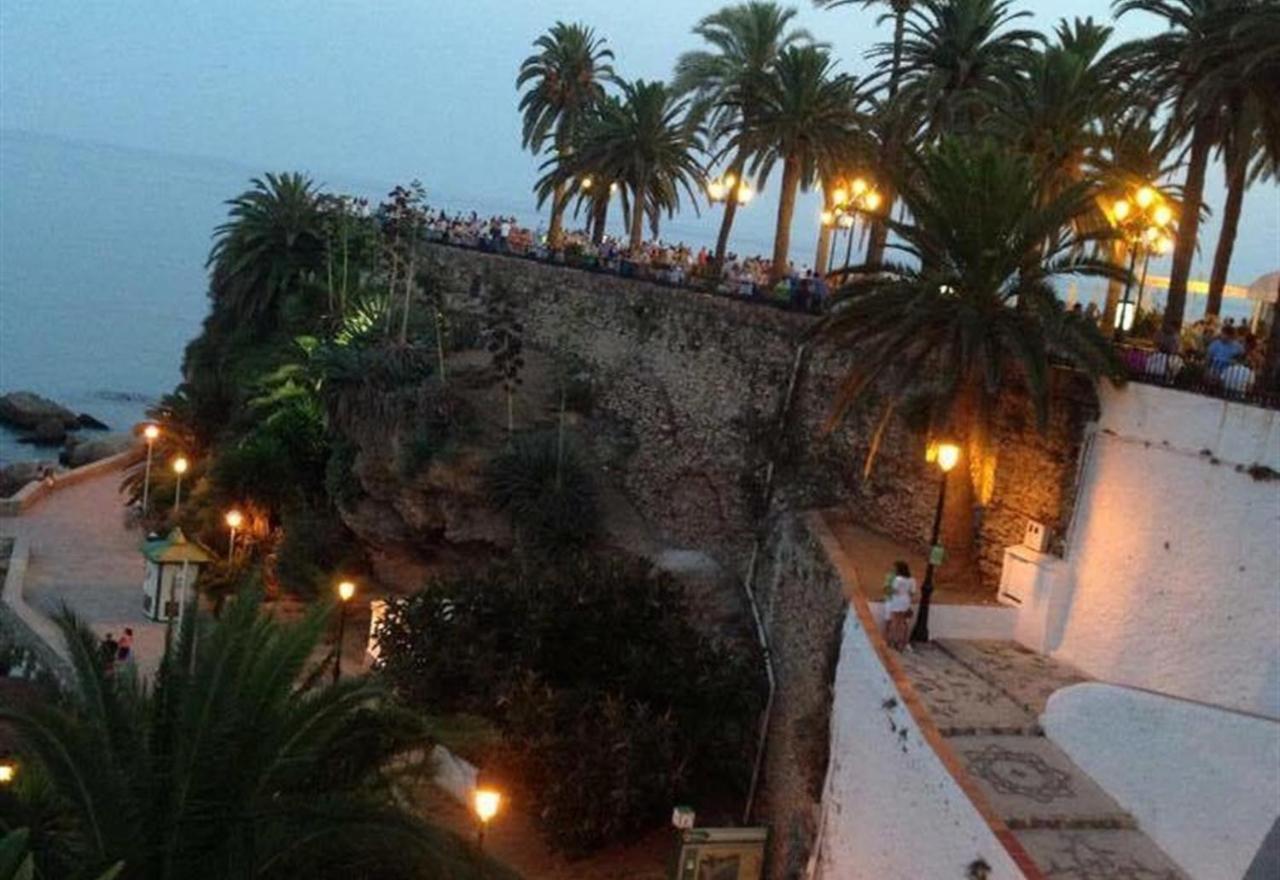 Valparaiso - Burriana Beach Nerja Exteriör bild